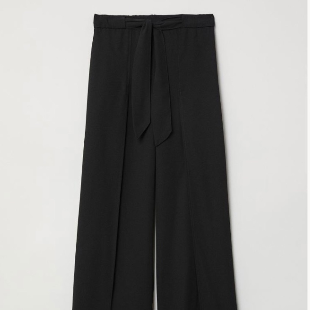 Wide leg pants with slits